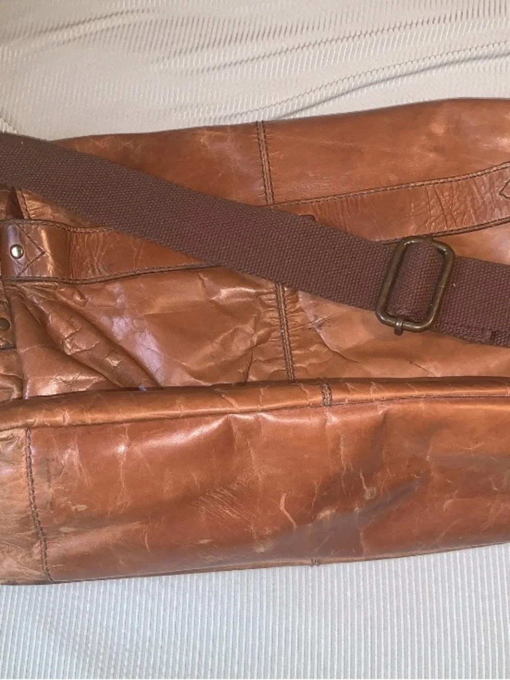 Vintage Fossil Leather Messenger Computer Bag Adjustable Strap Magnetic Flap